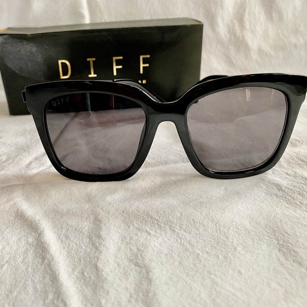 DIFF Bella sunglasses in black